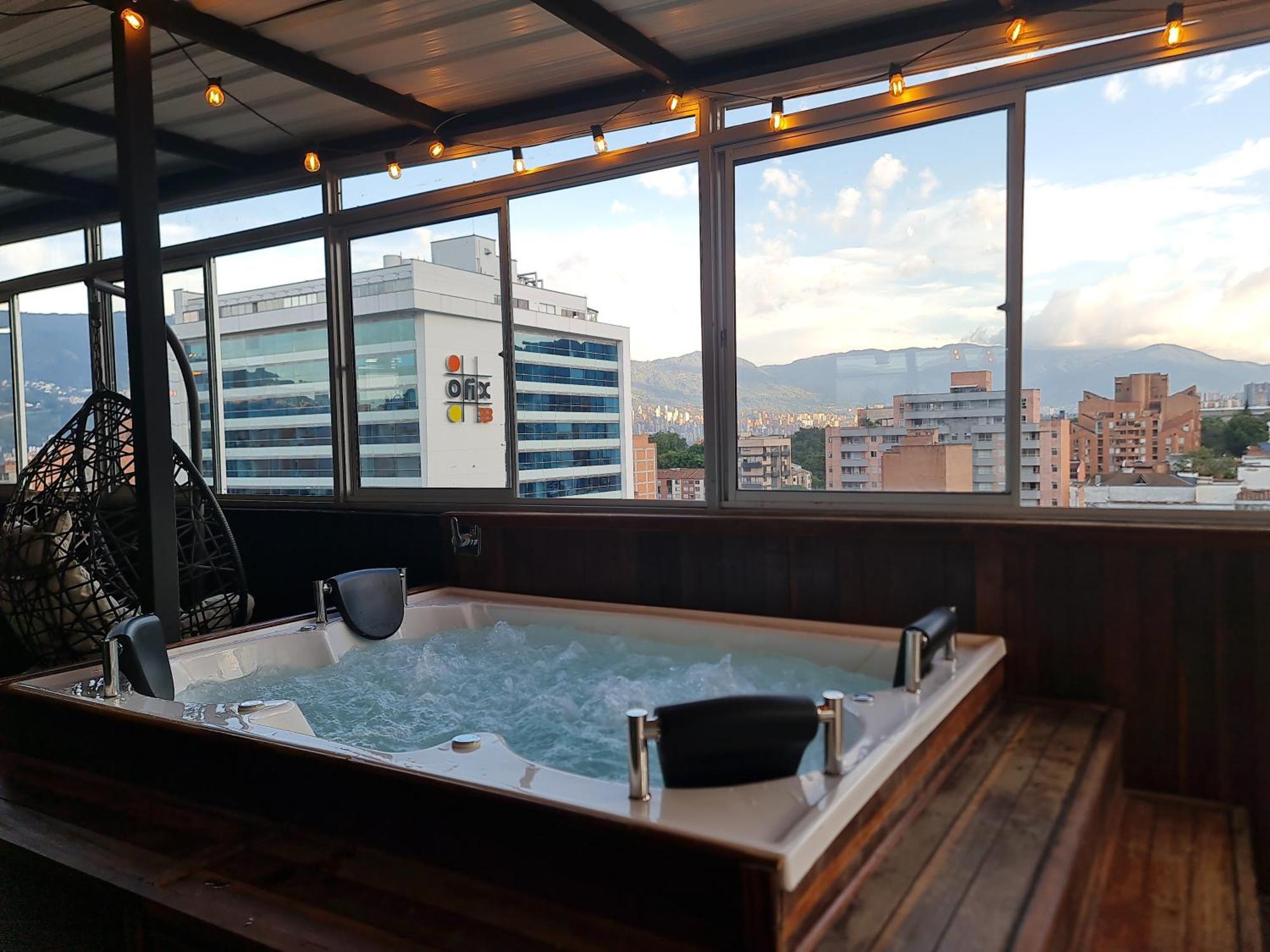 Rg33 Apartasuites * Medellín