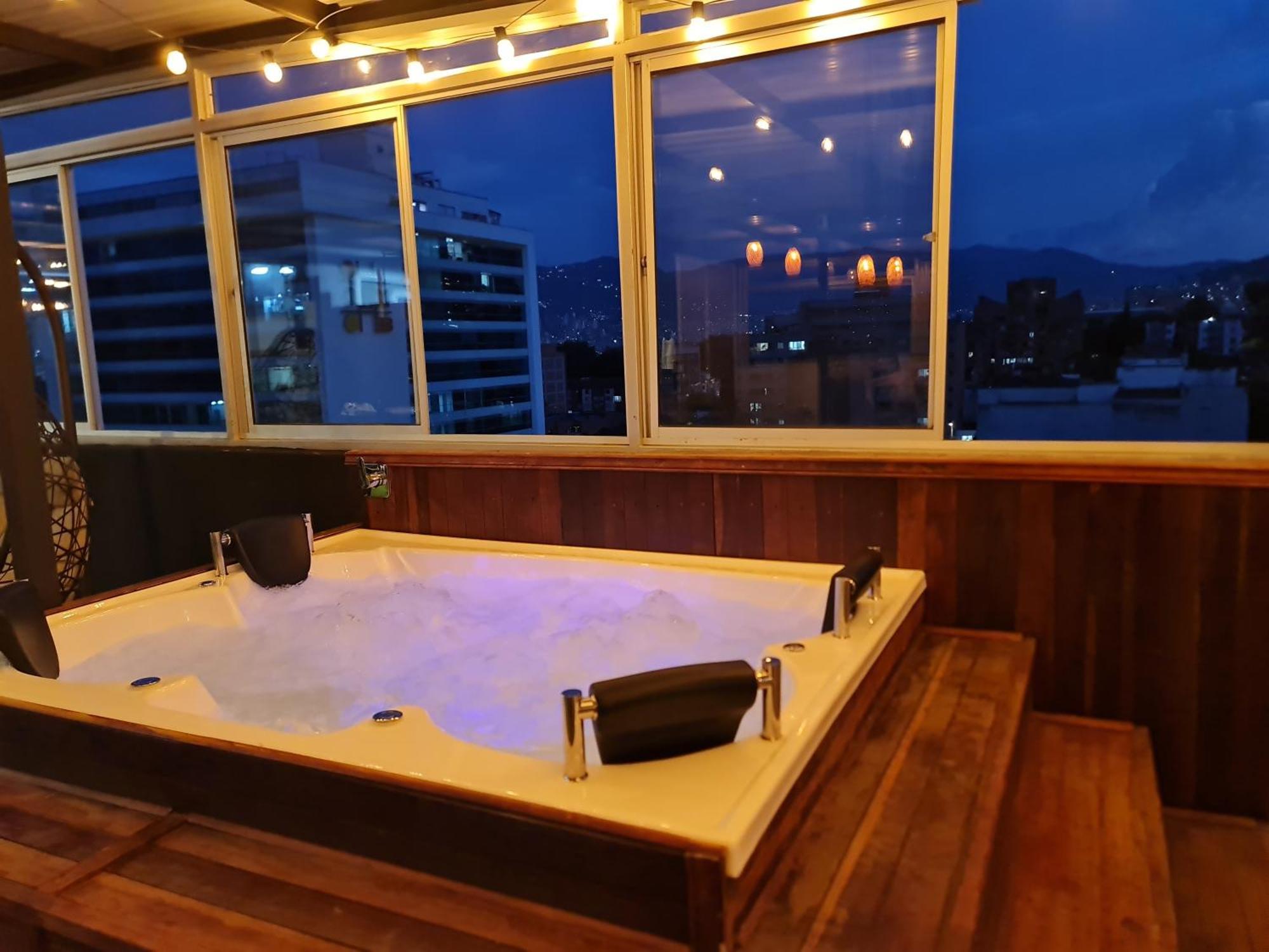 Rg33 Apartasuites Medellin